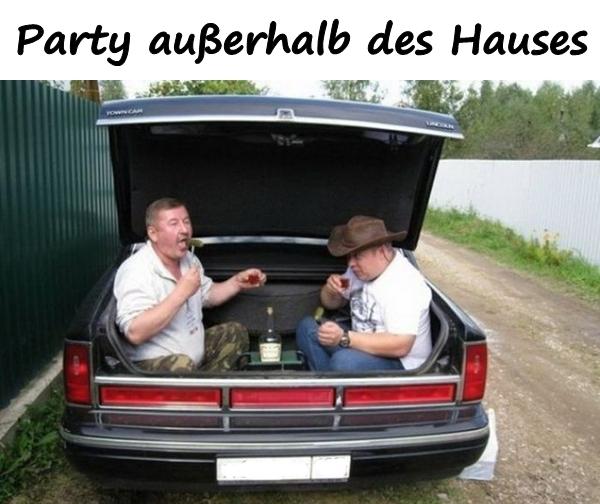 Eine Party außerhalb des Hauses