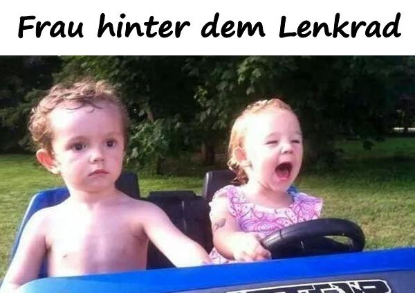 Frau hinter dem Lenkrad