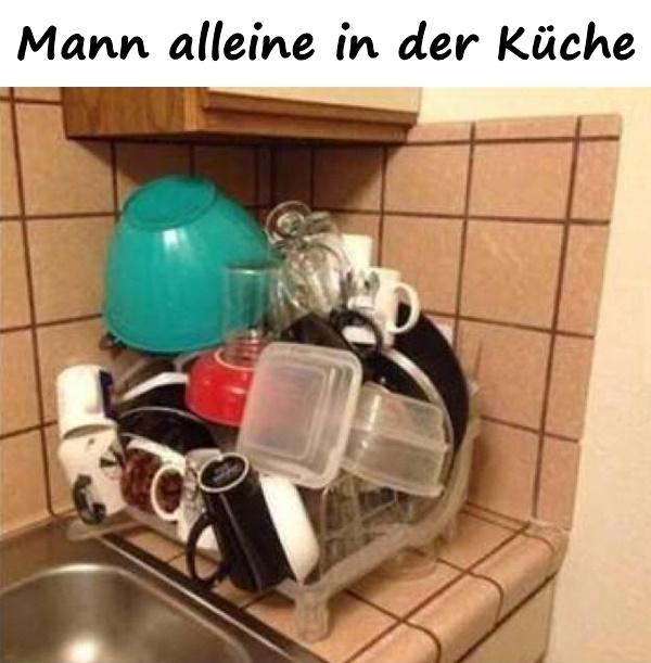 Mann alleine in der Küche