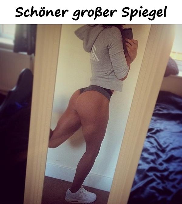 Schöner großer Spiegel