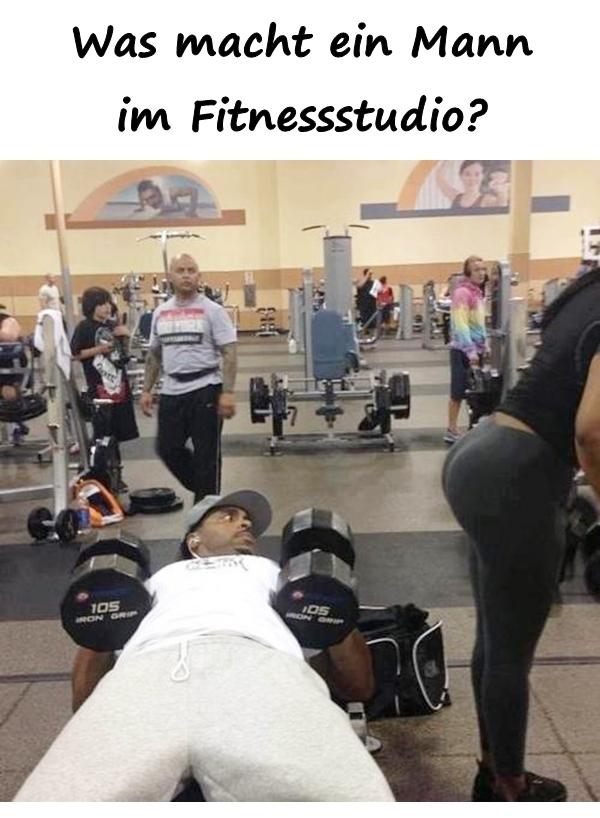 Was macht ein Mann im Fitnessstudio?