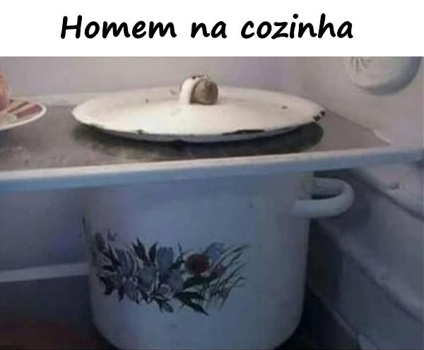 Homem na cozinha