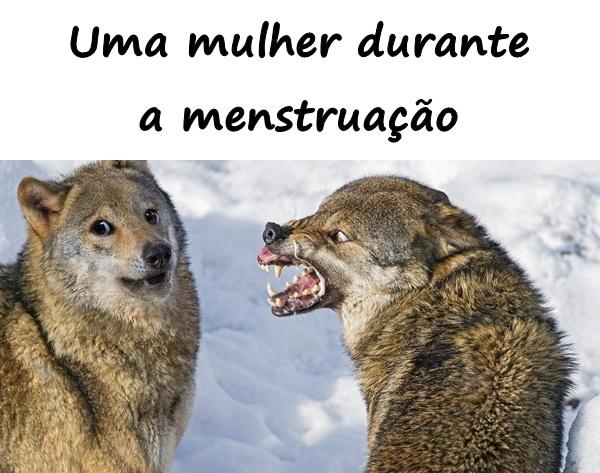 Uma mulher durante a menstruação